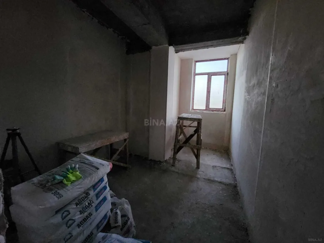 Satılır 4 otaqlı mənzil 160 m²