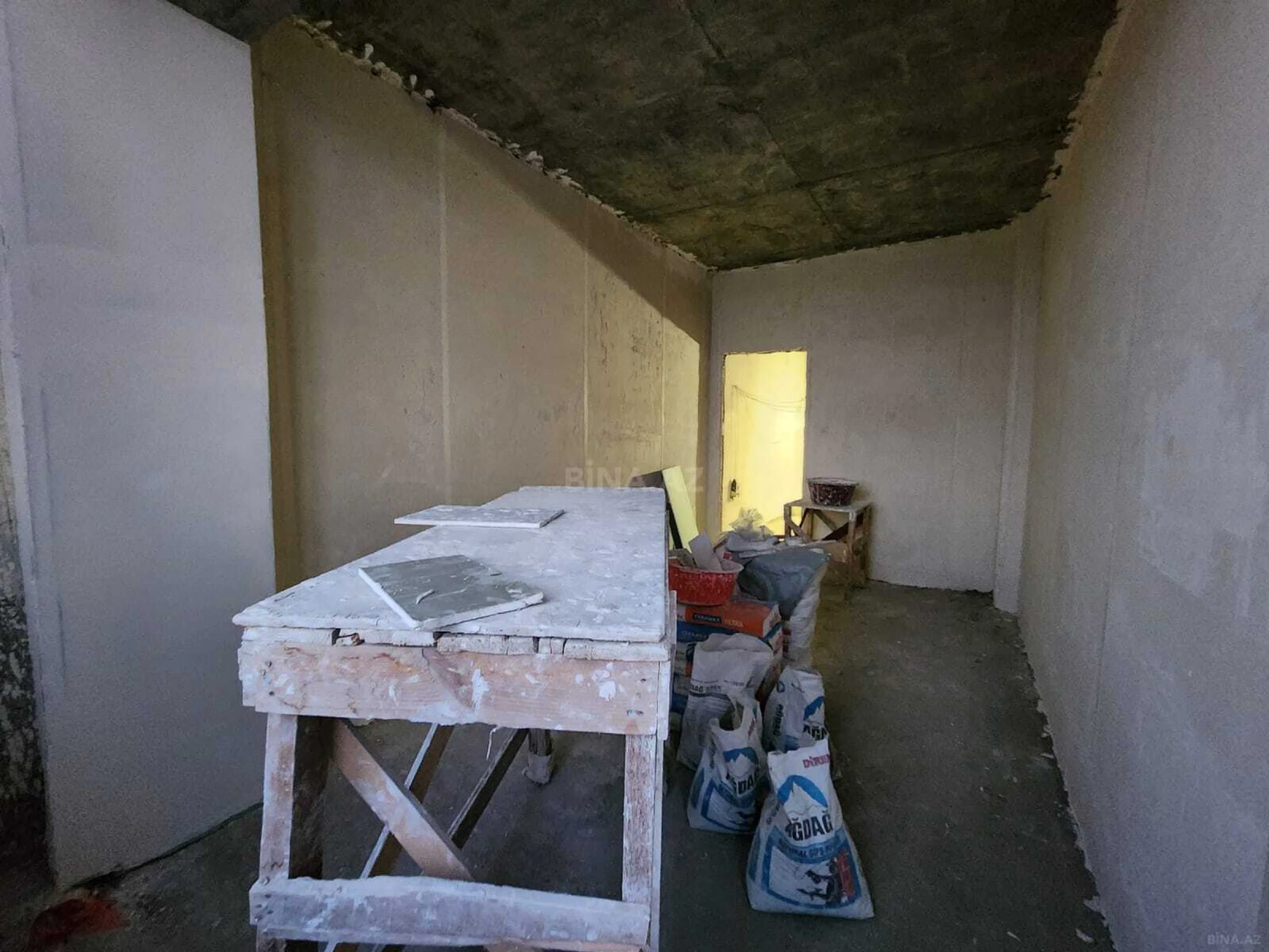 Satılır 4 otaqlı mənzil 160 m²