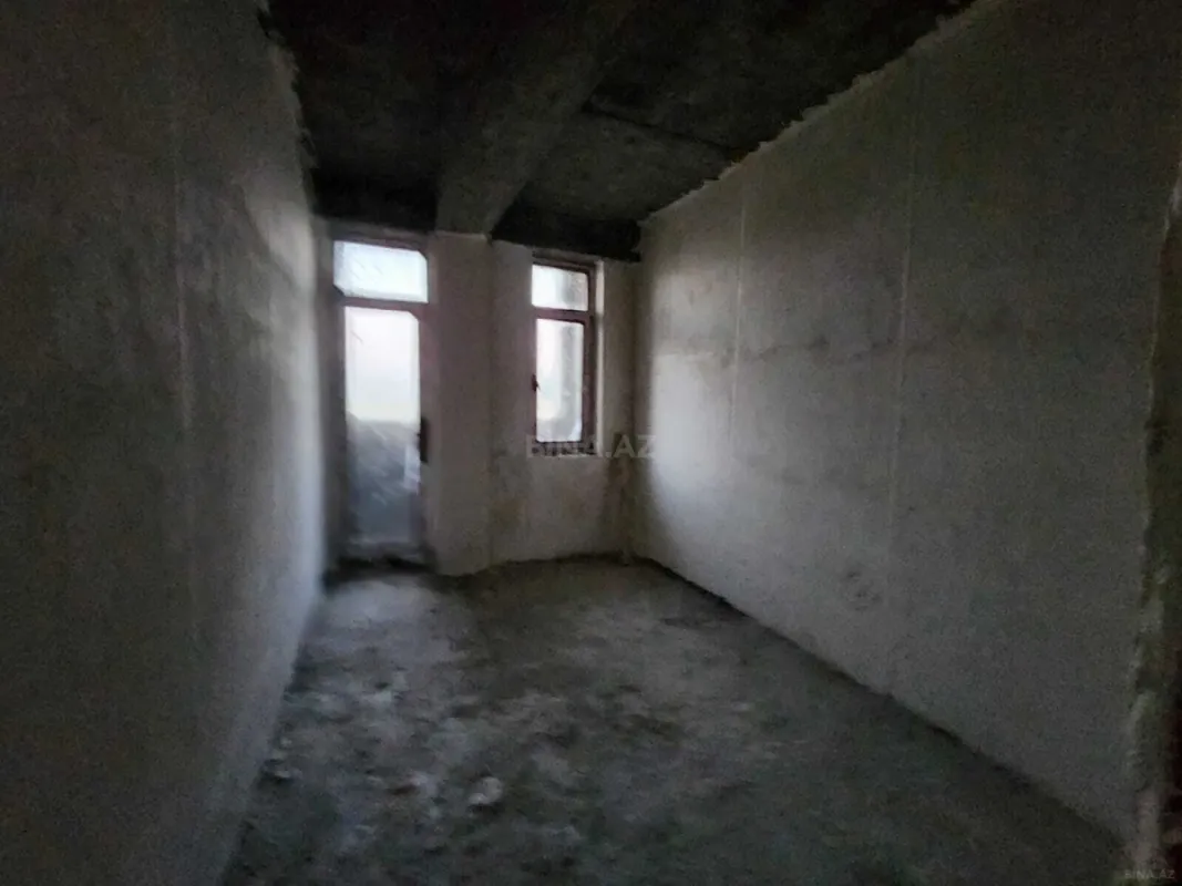 Satılır 4 otaqlı mənzil 160 m²