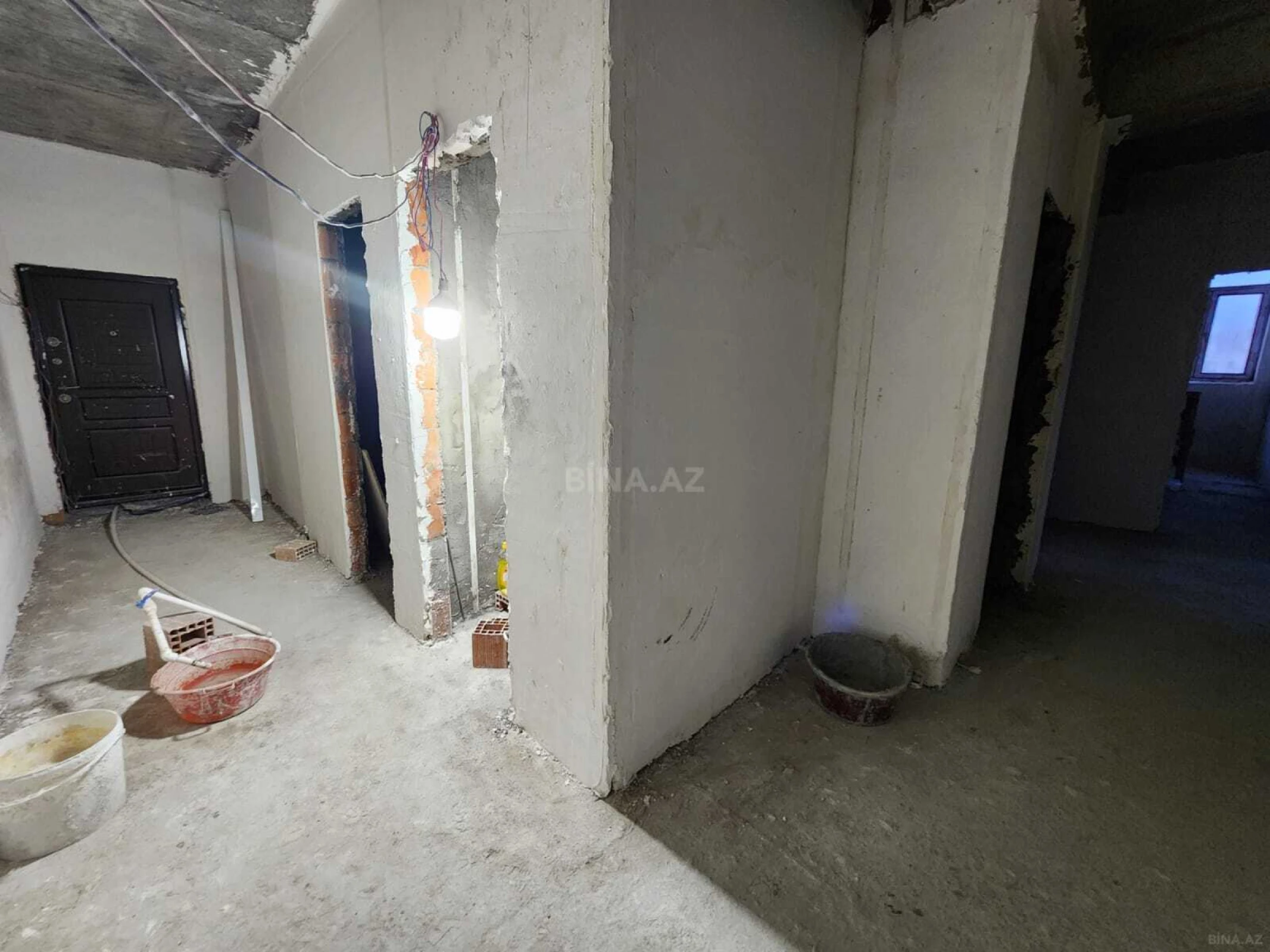Satılır 4 otaqlı mənzil 160 m²