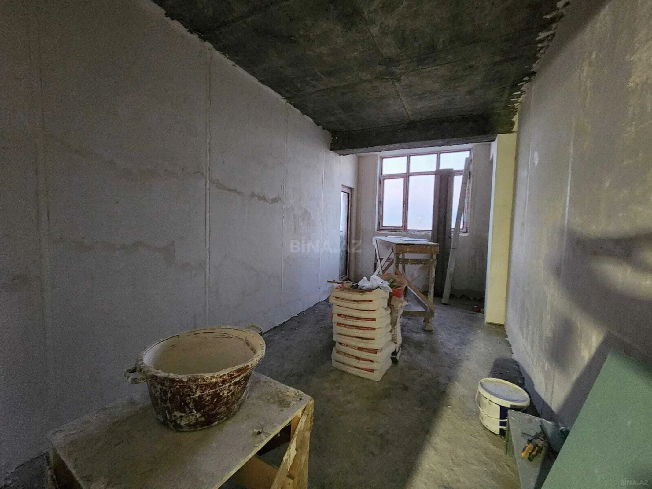 Satılır 4 otaqlı mənzil 160 m²