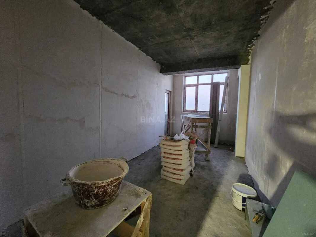 Satılır 4 otaqlı mənzil 160 m²