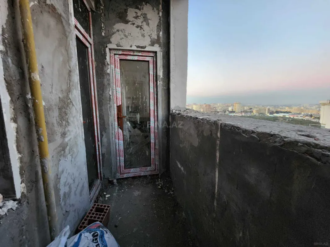 Satılır 4 otaqlı mənzil 160 m²