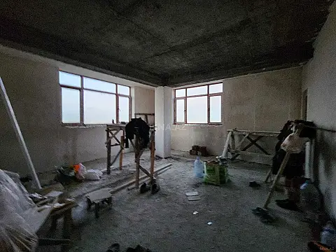 Satılır 4 otaqlı mənzil 160 m²