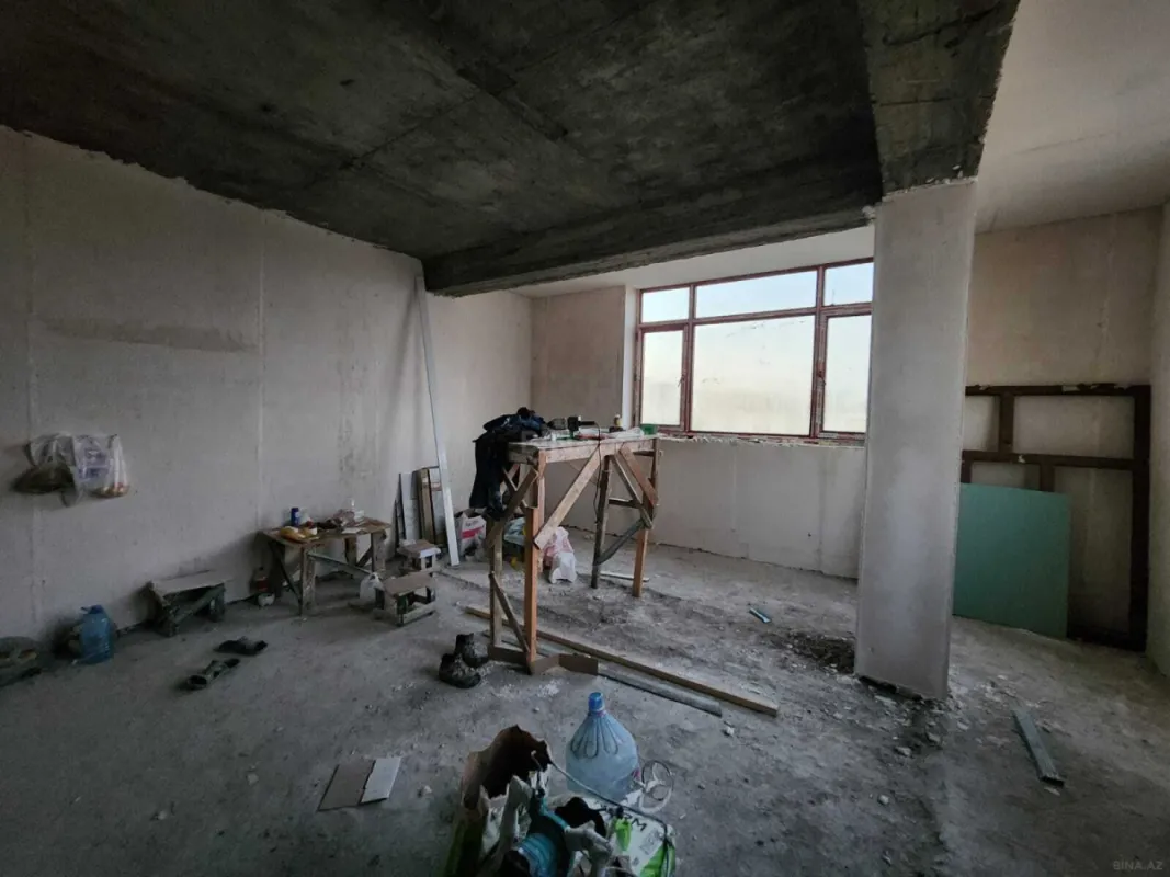 Satılır 4 otaqlı mənzil 160 m²