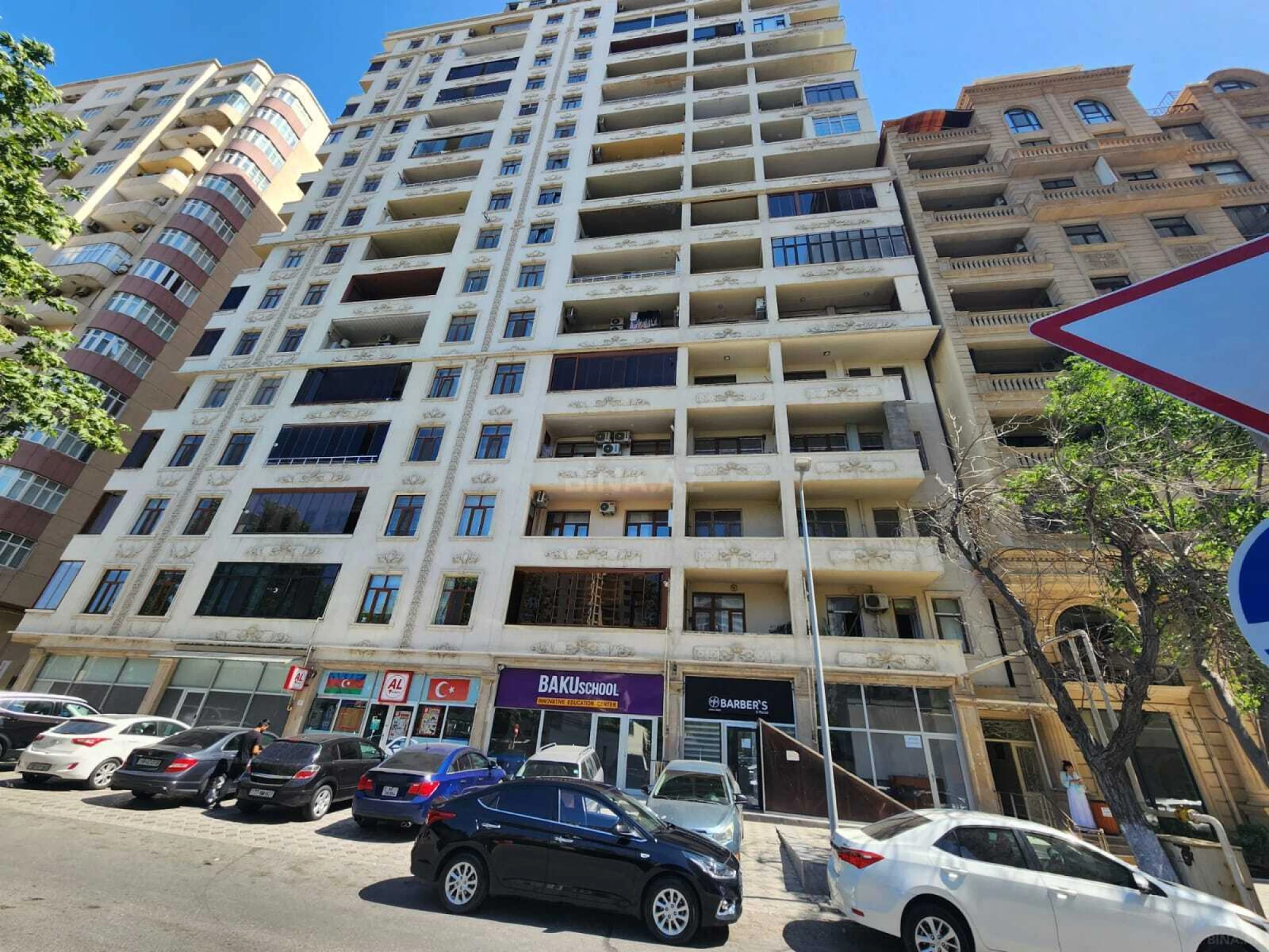 Satılır 4 otaqlı mənzil 160 m²