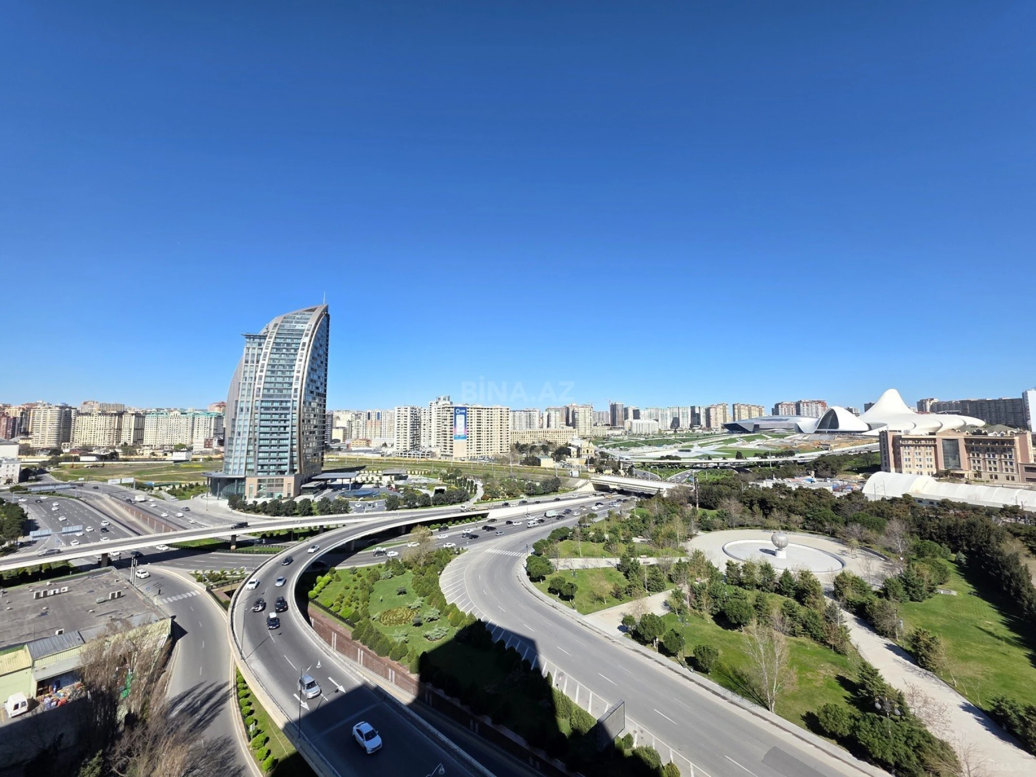 Kirayə verilir 4 otaqlı mənzil 210 m²