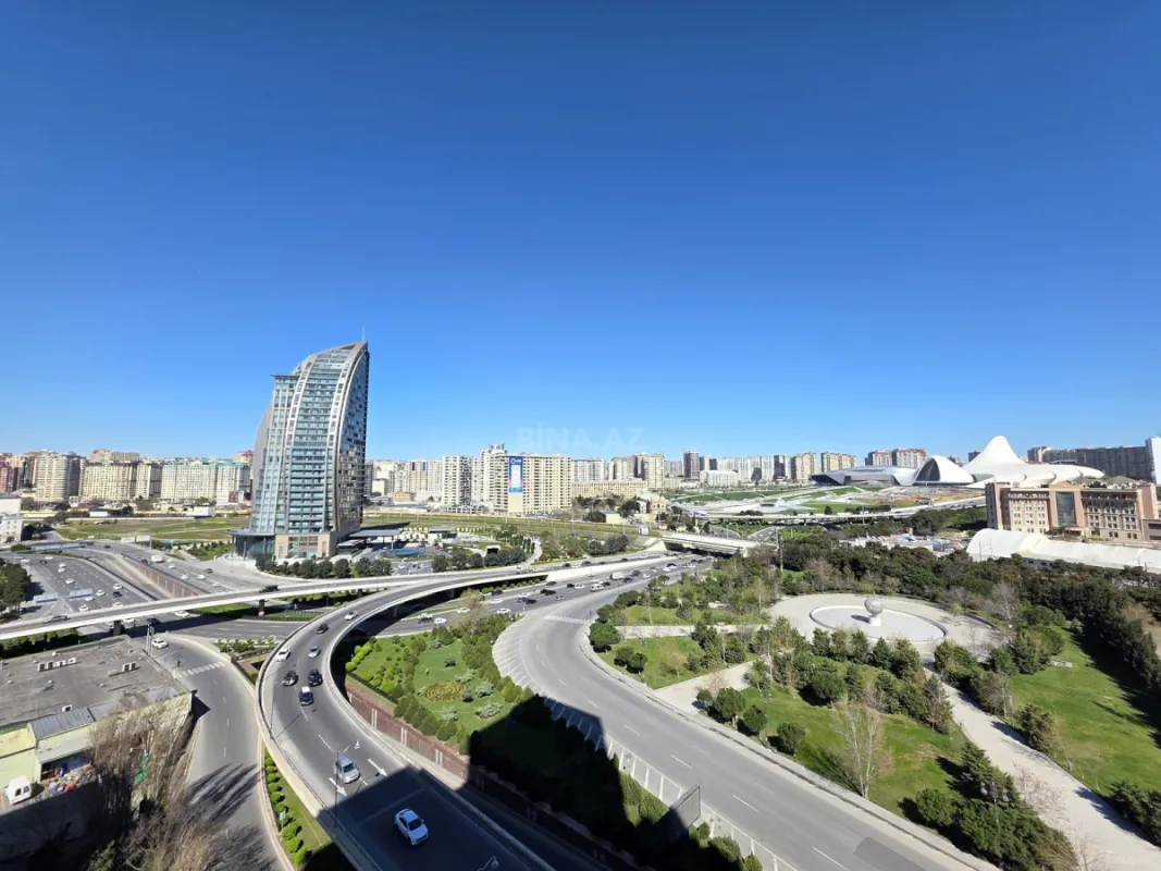 Kirayə verilir 4 otaqlı mənzil 210 m²