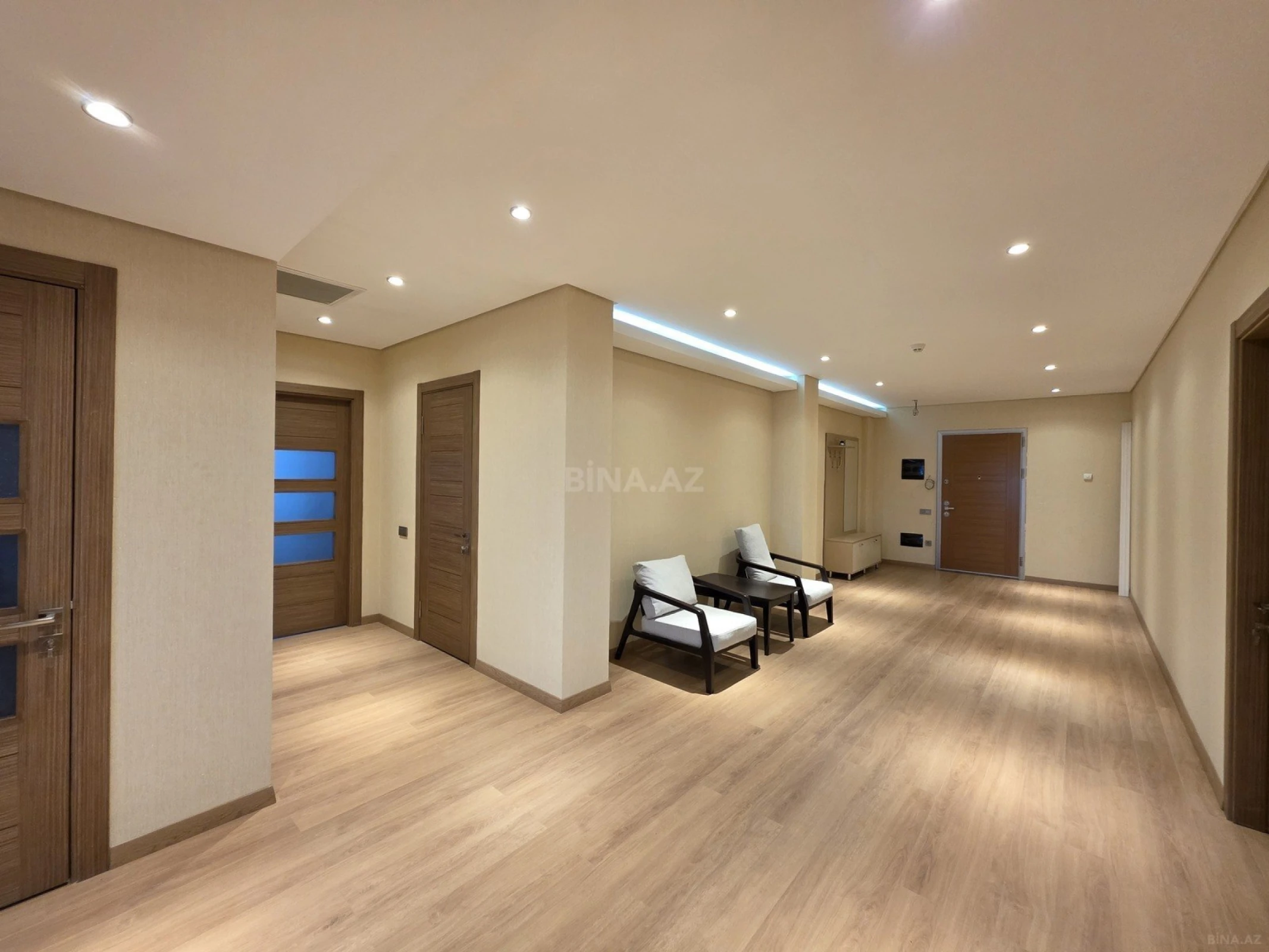Kirayə verilir 4 otaqlı mənzil 210 m²