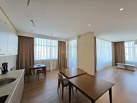 Kirayə verilir 4 otaqlı mənzil 210 m²