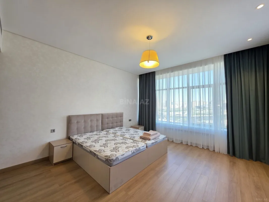 Kirayə verilir 4 otaqlı mənzil 210 m²