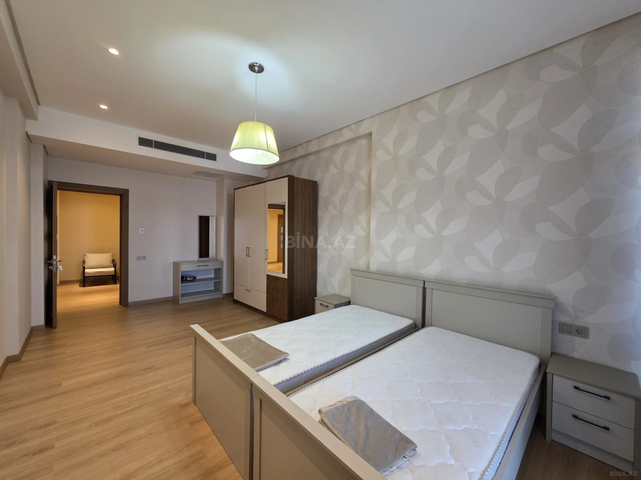 Kirayə verilir 4 otaqlı mənzil 210 m²