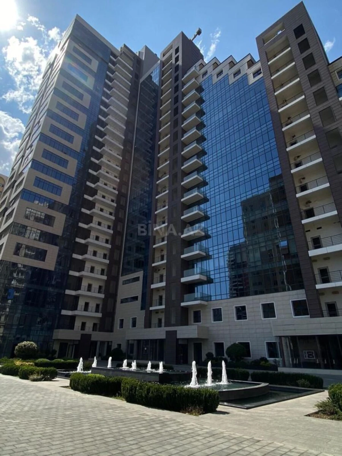 Kirayə verilir 4 otaqlı mənzil 210 m²
