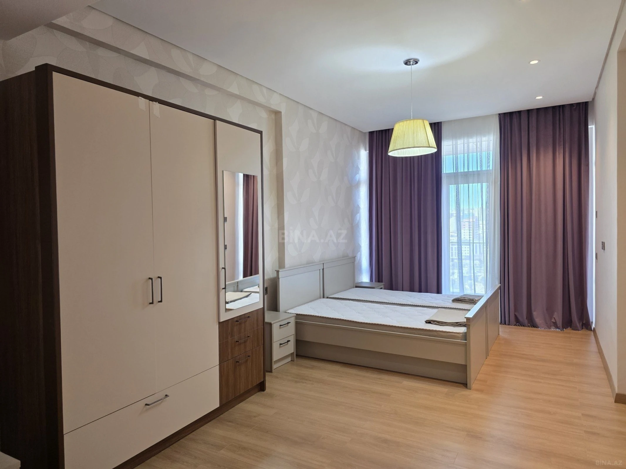 Kirayə verilir 4 otaqlı mənzil 210 m²