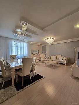 Satılır 3 otaqlı mənzil 130 m²