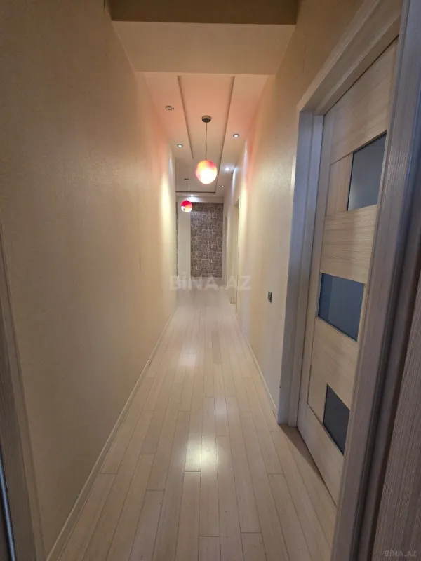 Satılır 3 otaqlı mənzil 130 m²