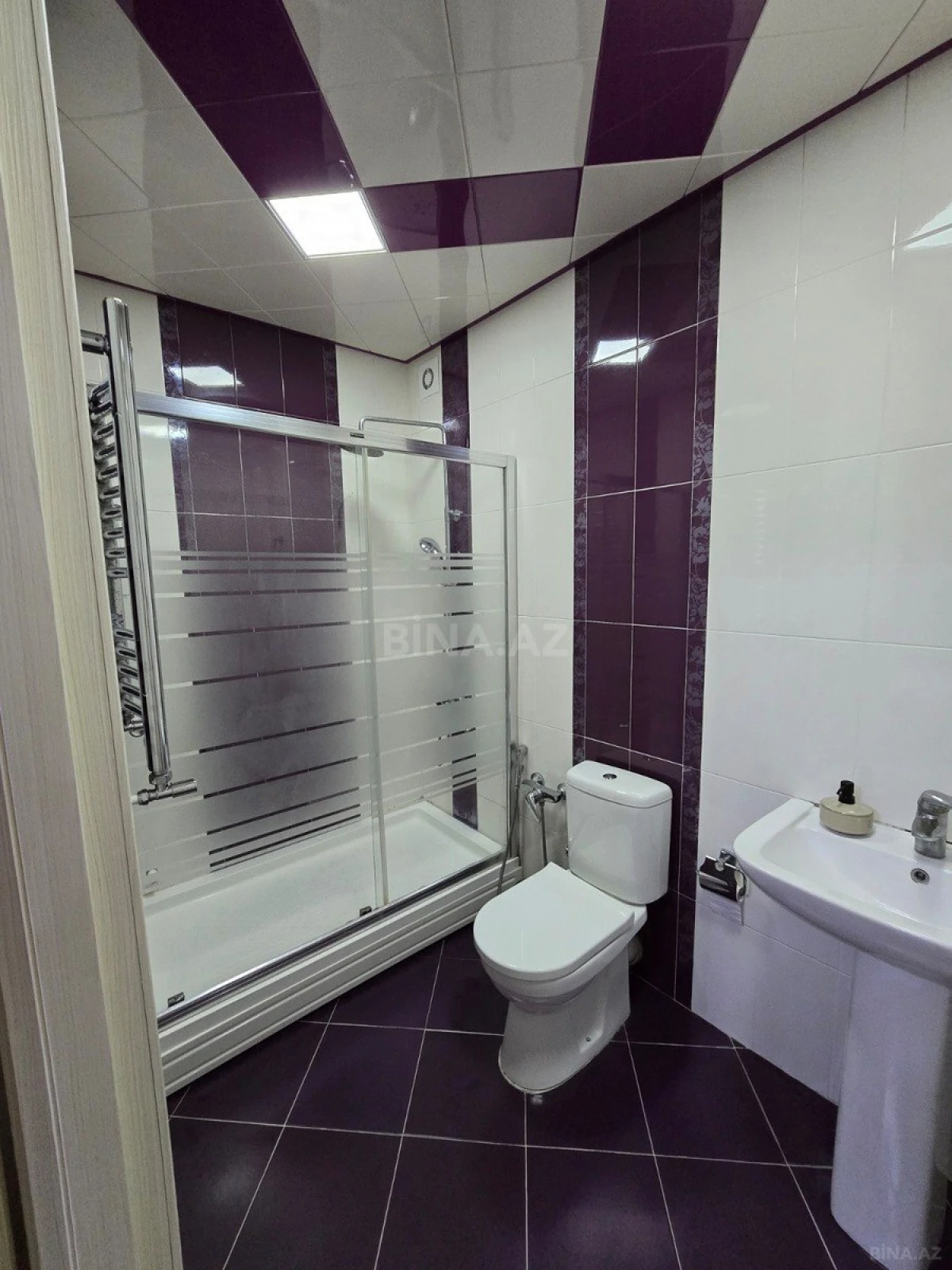 Satılır 3 otaqlı mənzil 130 m²