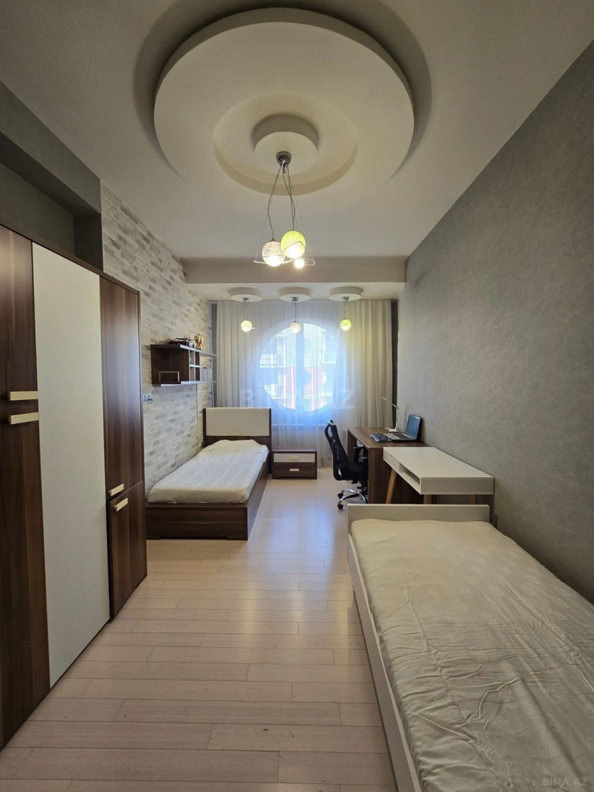 Satılır 3 otaqlı mənzil 130 m²