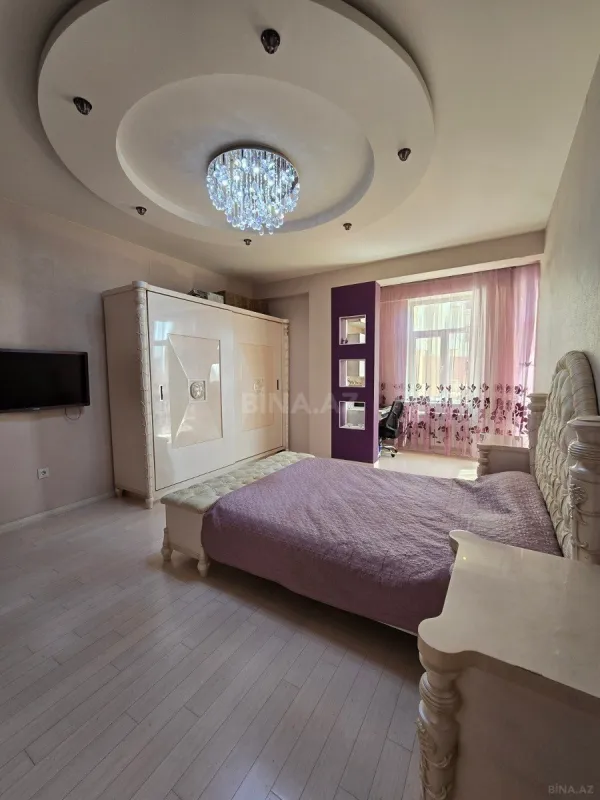 Satılır 3 otaqlı mənzil 130 m²