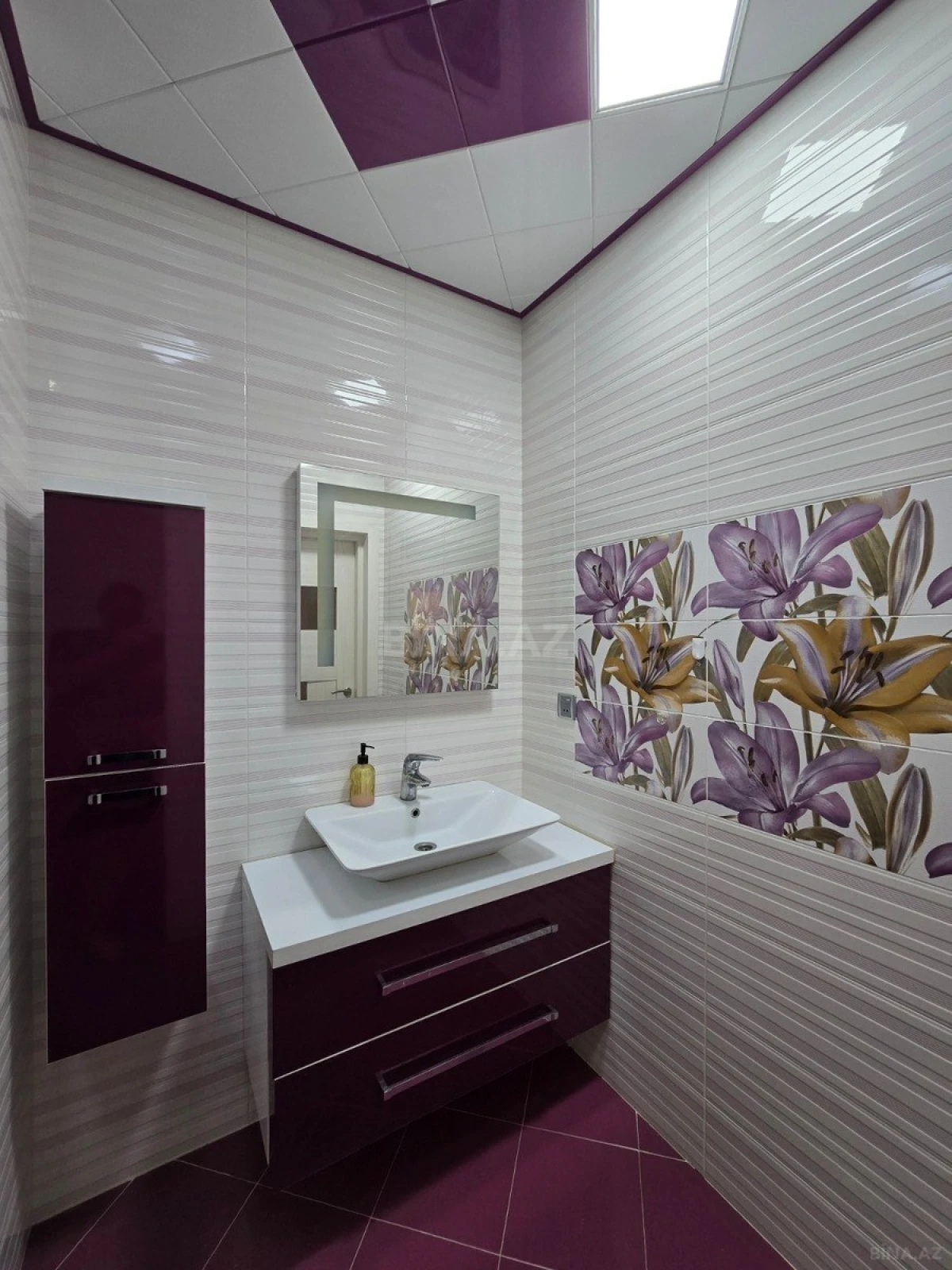 Satılır 3 otaqlı mənzil 130 m²