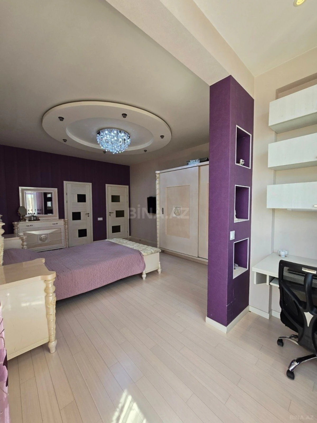 Satılır 3 otaqlı mənzil 130 m²