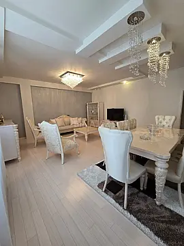 Satılır 3 otaqlı mənzil 130 m²