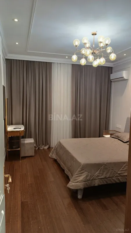Satılır 3 otaqlı mənzil 148 m²