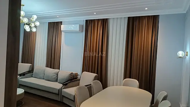 Satılır 3 otaqlı mənzil 148 m²
