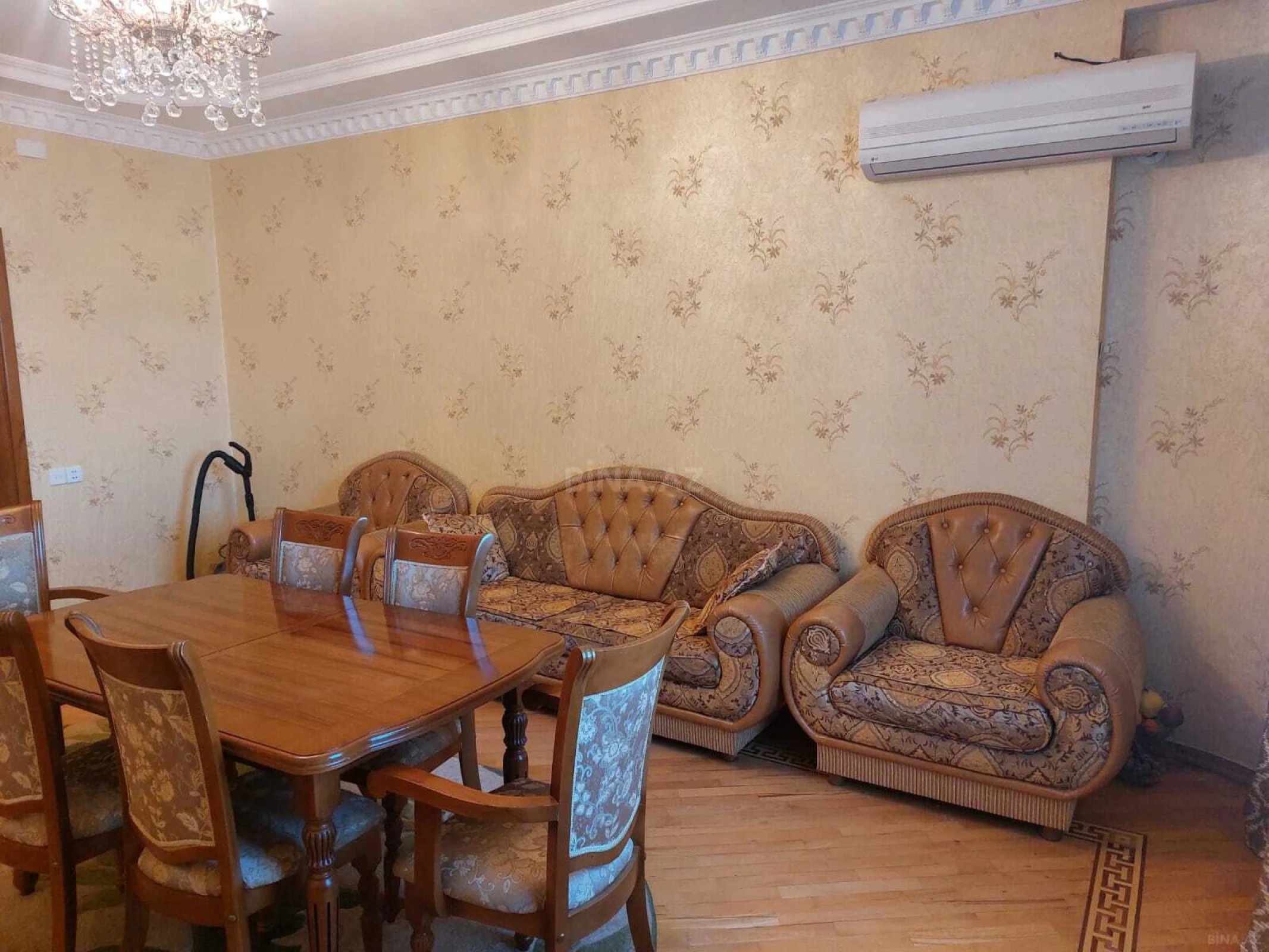 Satılır 2 otaqlı mənzil 85 m²