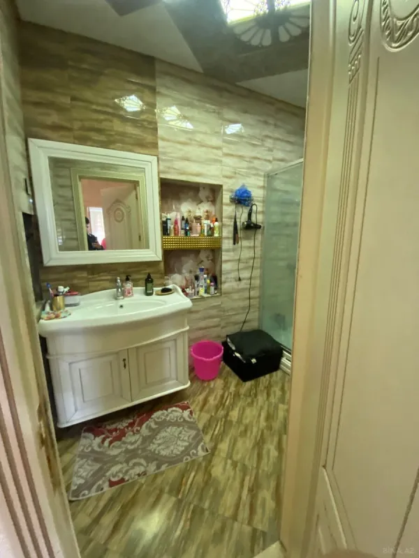 Satılır 3 otaqlı mənzil 128 m²