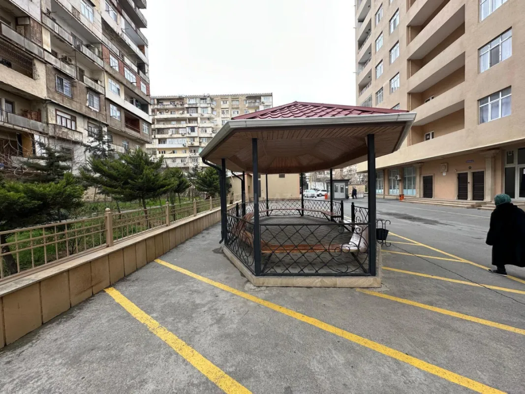 Satılır 3 otaqlı mənzil 128 m²