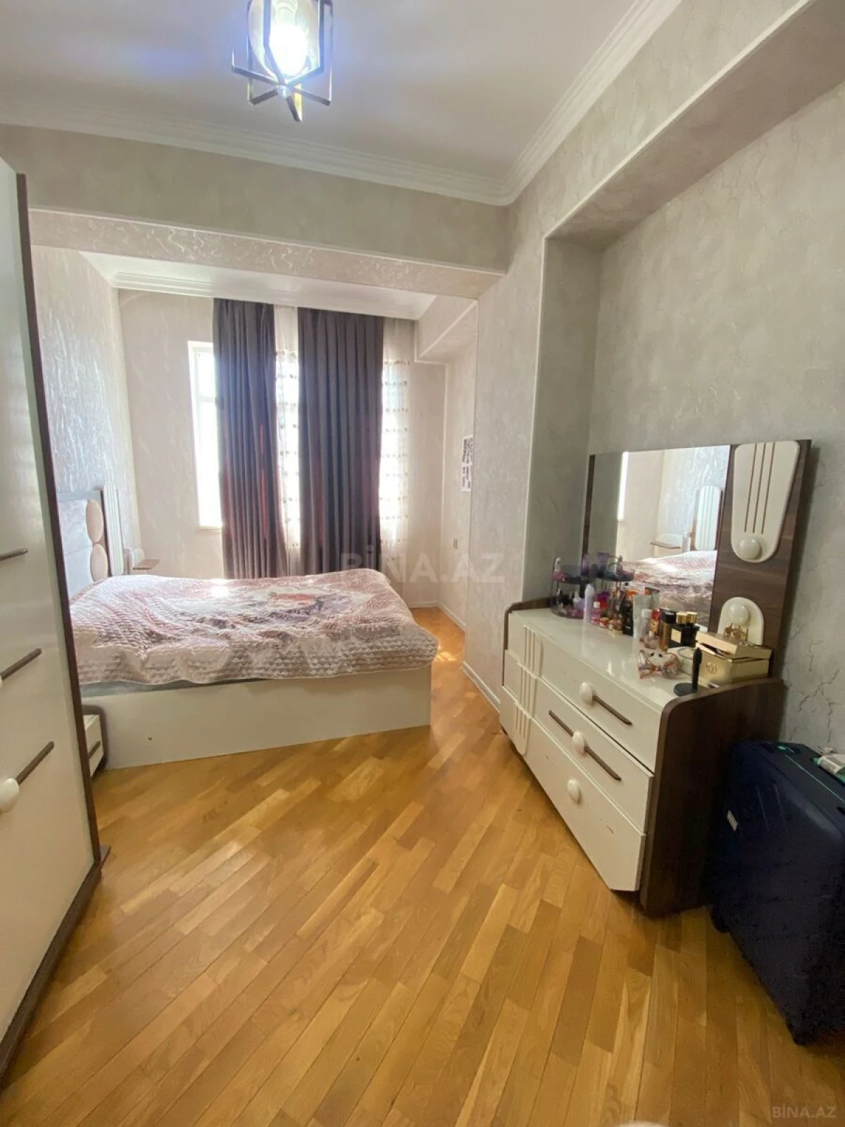 Satılır 3 otaqlı mənzil 128 m²