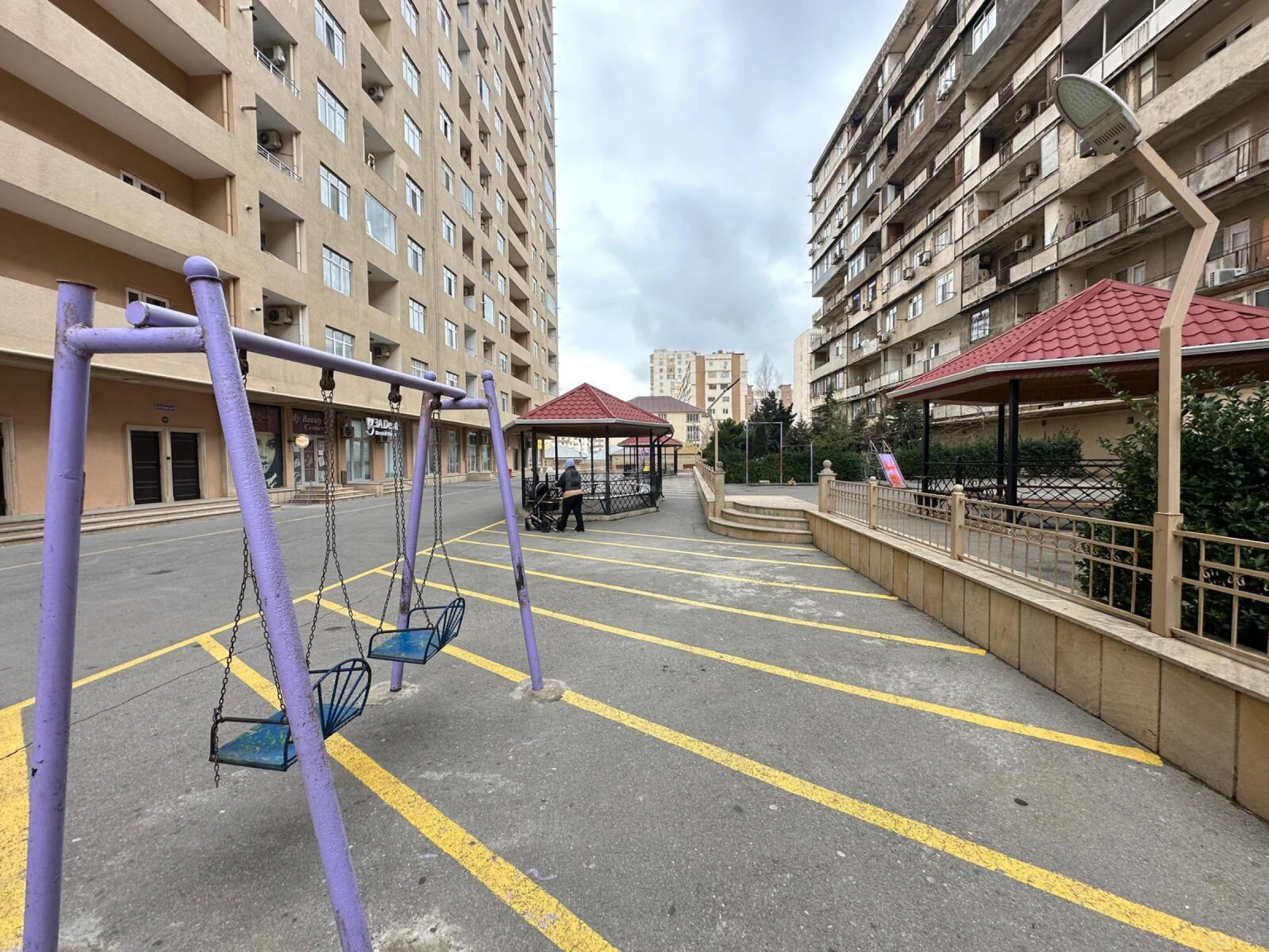 Satılır 3 otaqlı mənzil 128 m²
