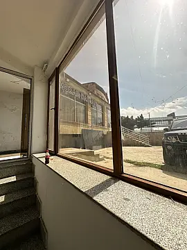 Satılır obyekt 818 m²