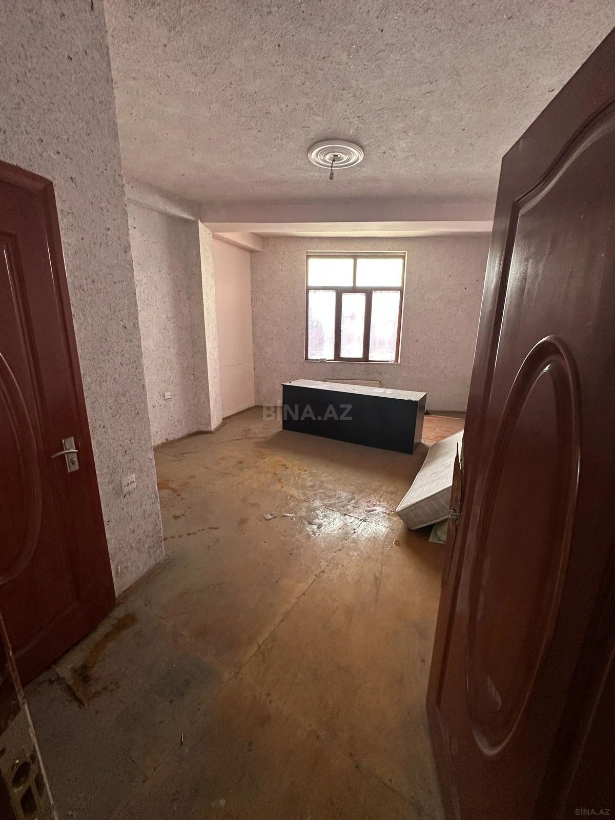Satılır obyekt 818 m²