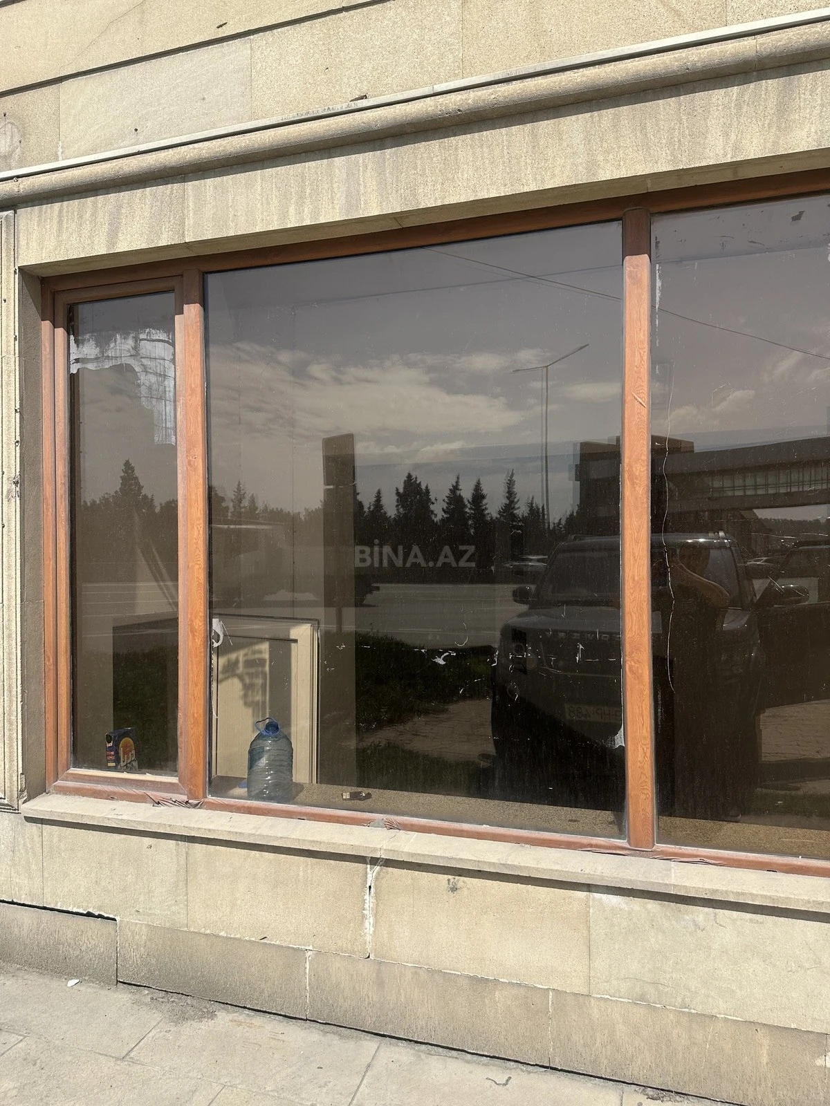 Satılır obyekt 818 m²