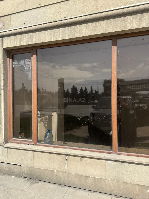 Satılır obyekt 818 m²