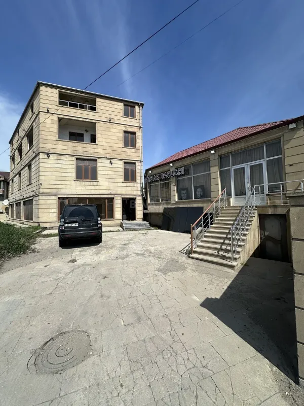 Satılır obyekt 818 m²