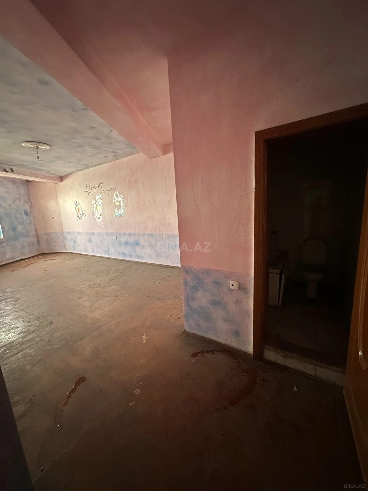 Satılır obyekt 818 m²