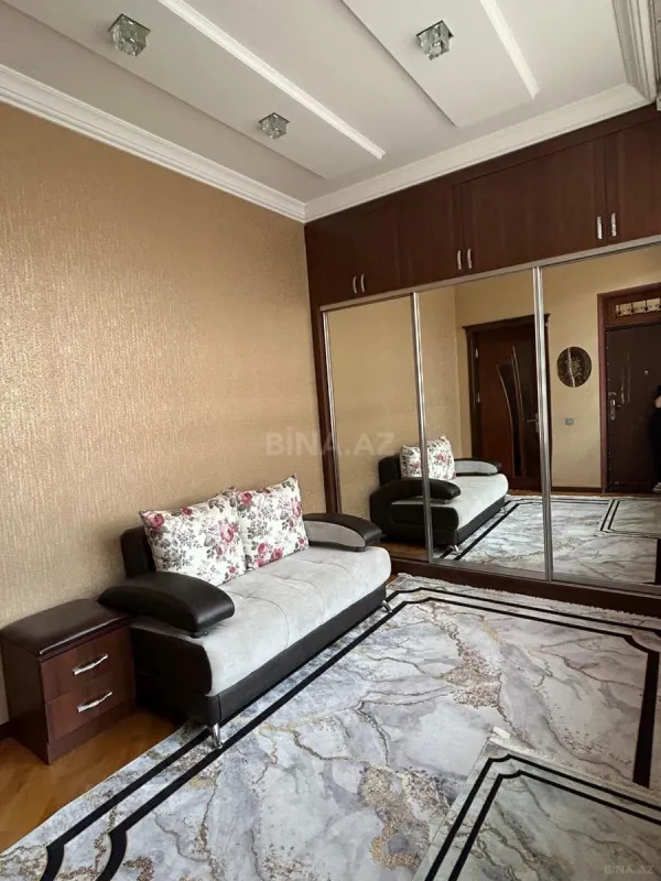 Satılır 6 otaqlı həyət evi 520 m²