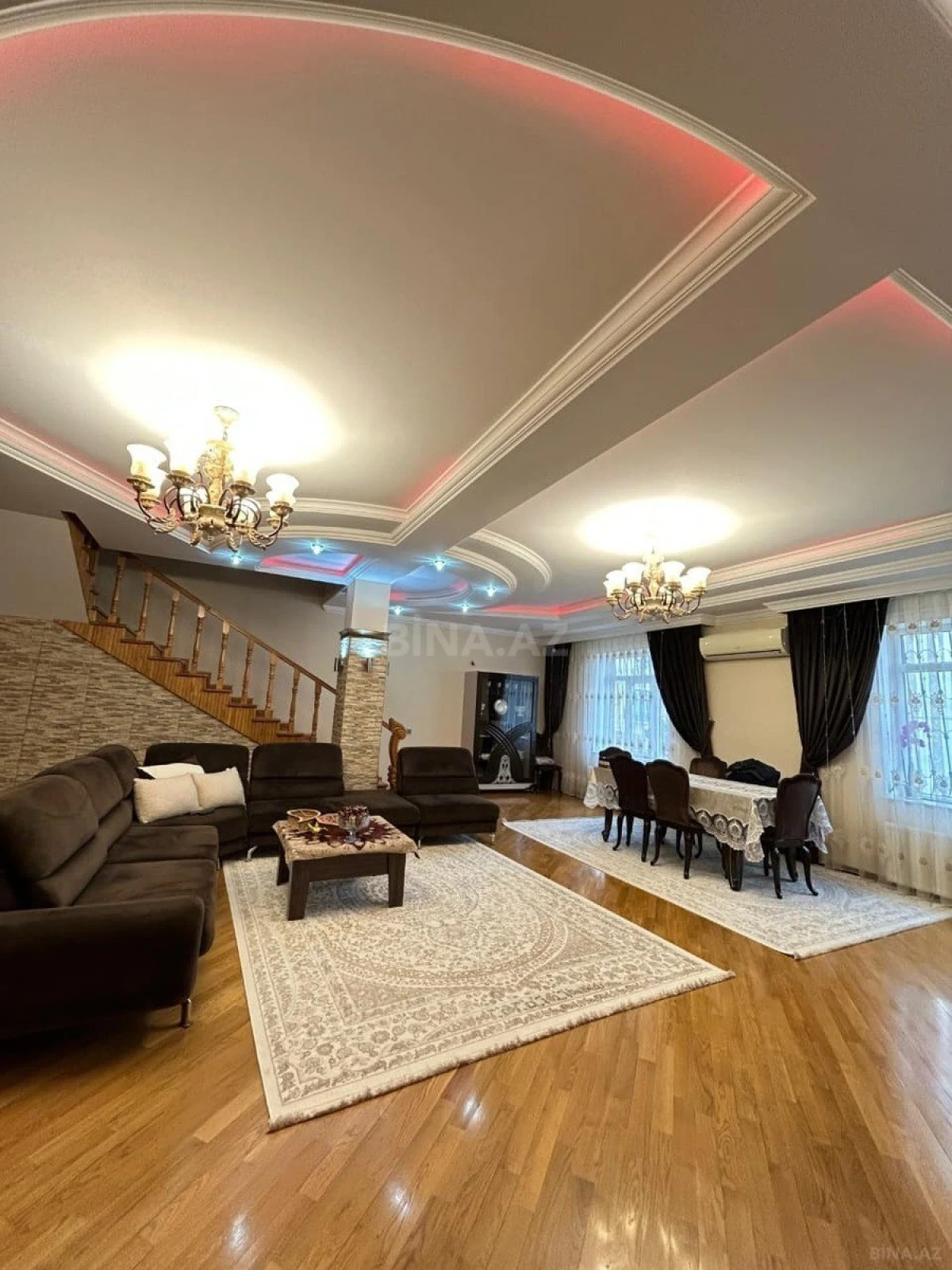 Satılır 6 otaqlı həyət evi 520 m²
