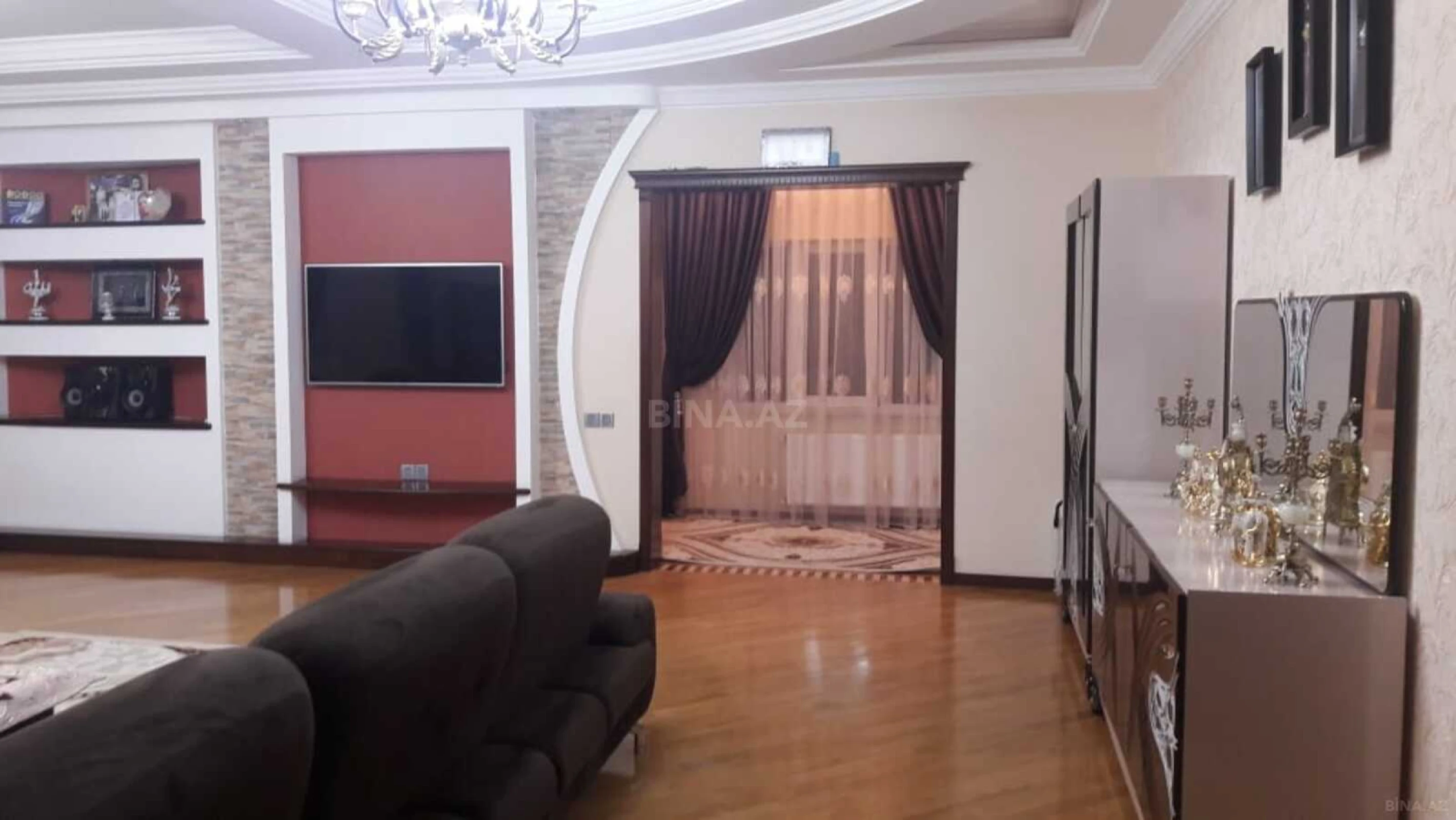 Satılır 6 otaqlı həyət evi 520 m²