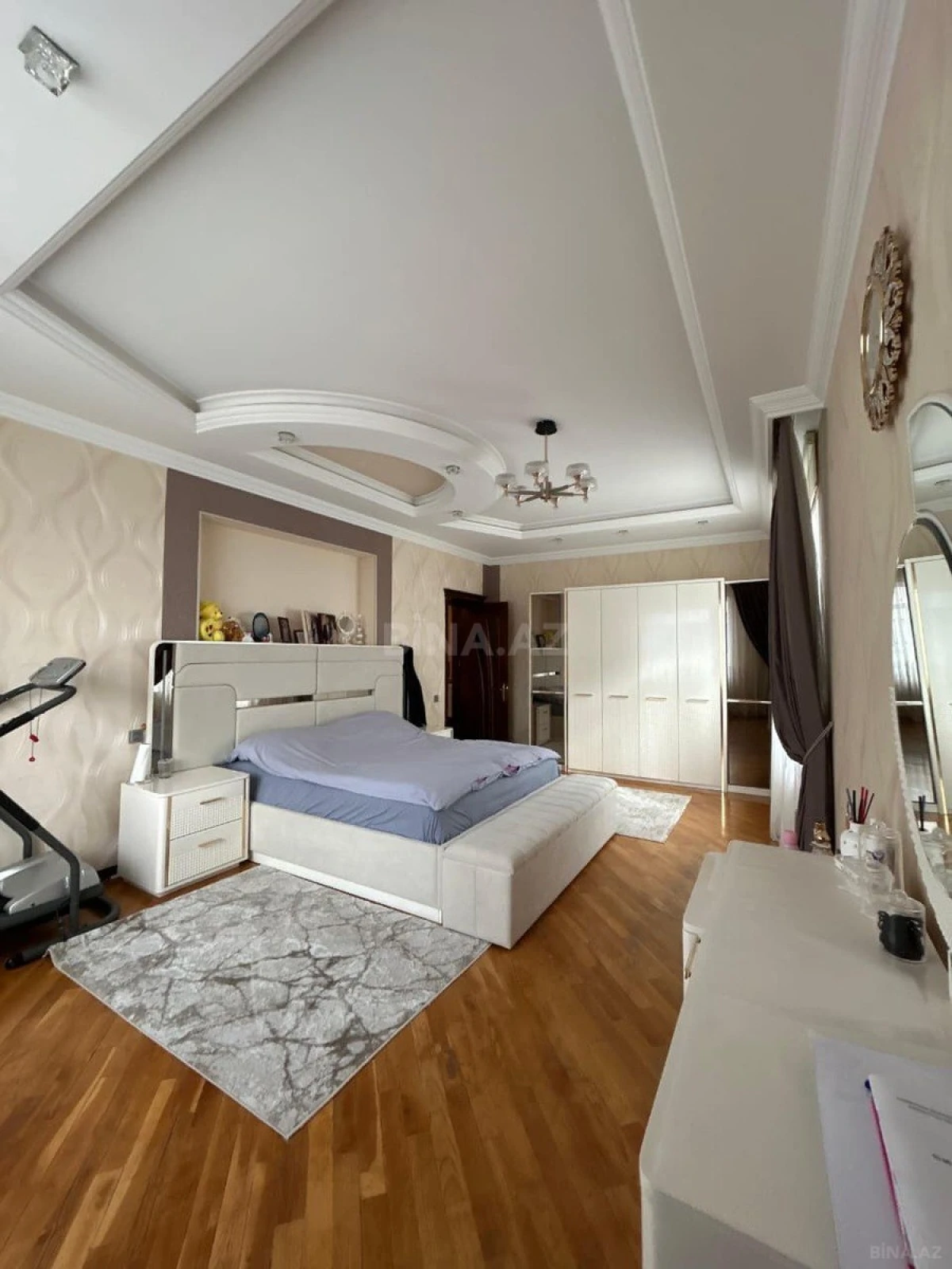 Satılır 6 otaqlı həyət evi 520 m²