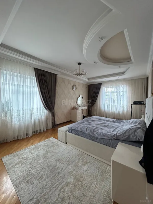 Satılır 6 otaqlı həyət evi 520 m²