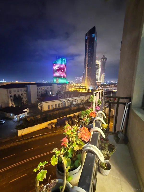 Kirayə verilir 4 otaqlı mənzil 130 m²