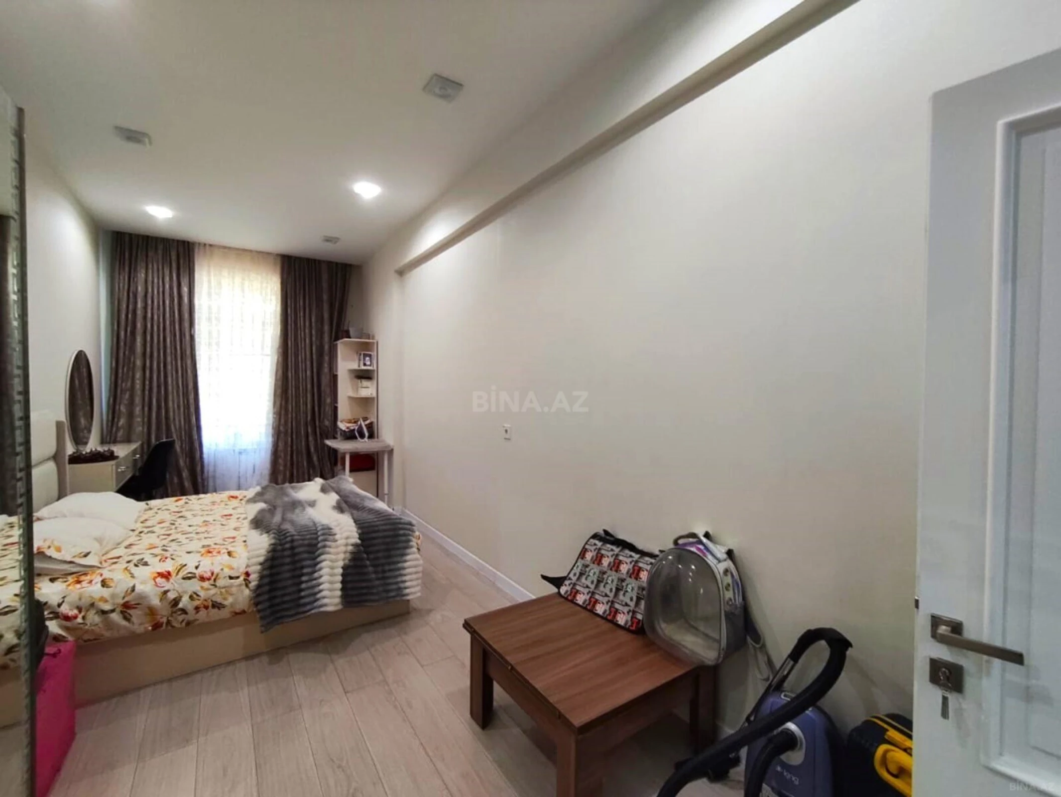 Kirayə verilir 4 otaqlı mənzil 130 m²