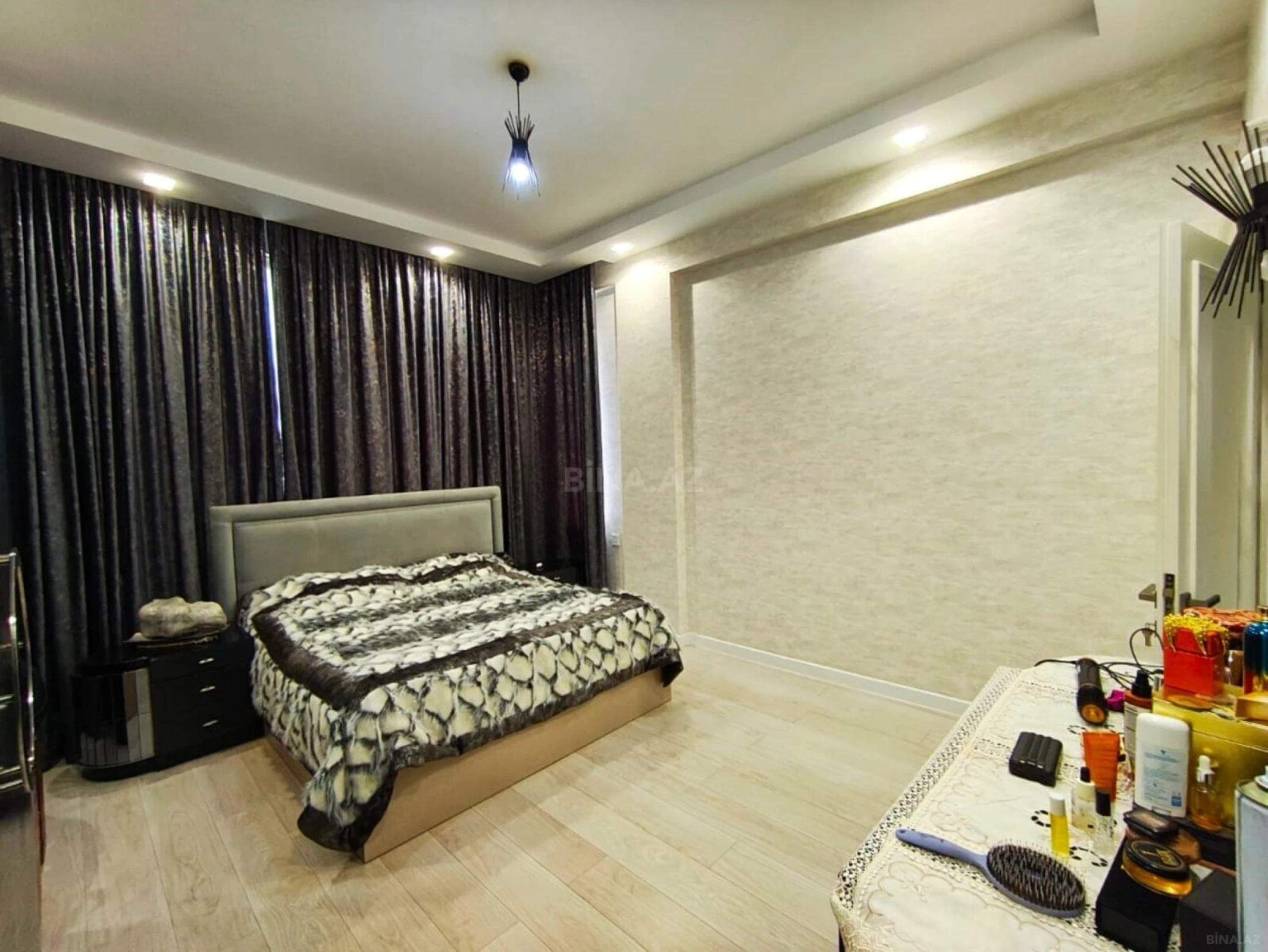 Kirayə verilir 4 otaqlı mənzil 130 m²