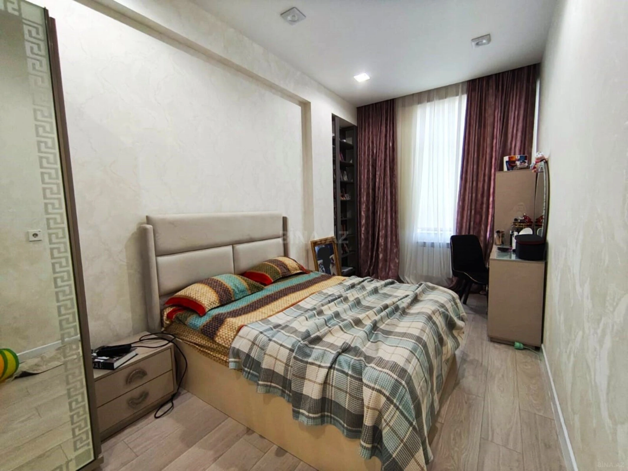 Kirayə verilir 4 otaqlı mənzil 130 m²