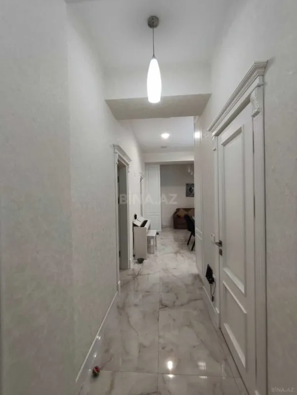 Kirayə verilir 4 otaqlı mənzil 130 m²