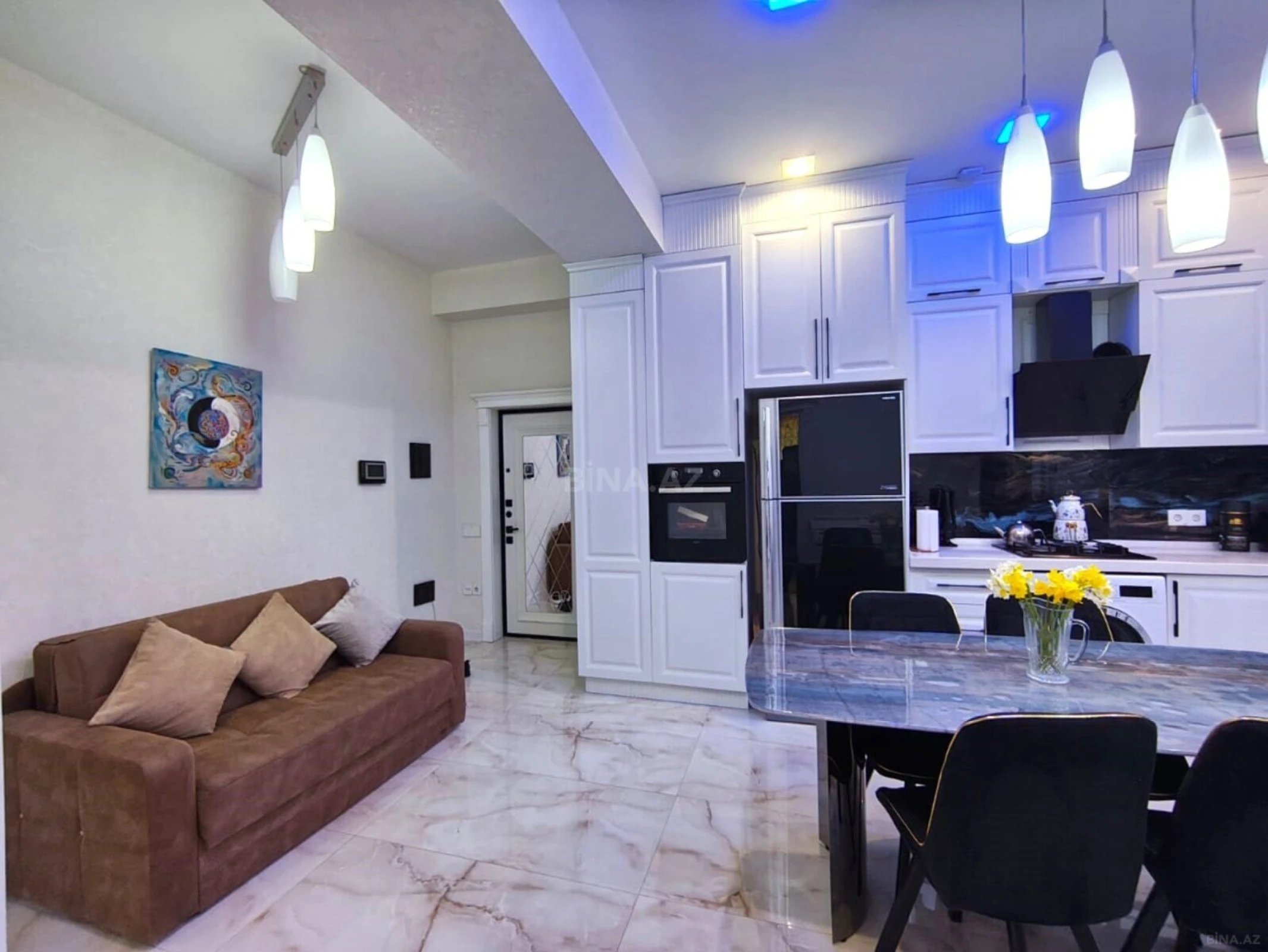 Kirayə verilir 4 otaqlı mənzil 130 m²